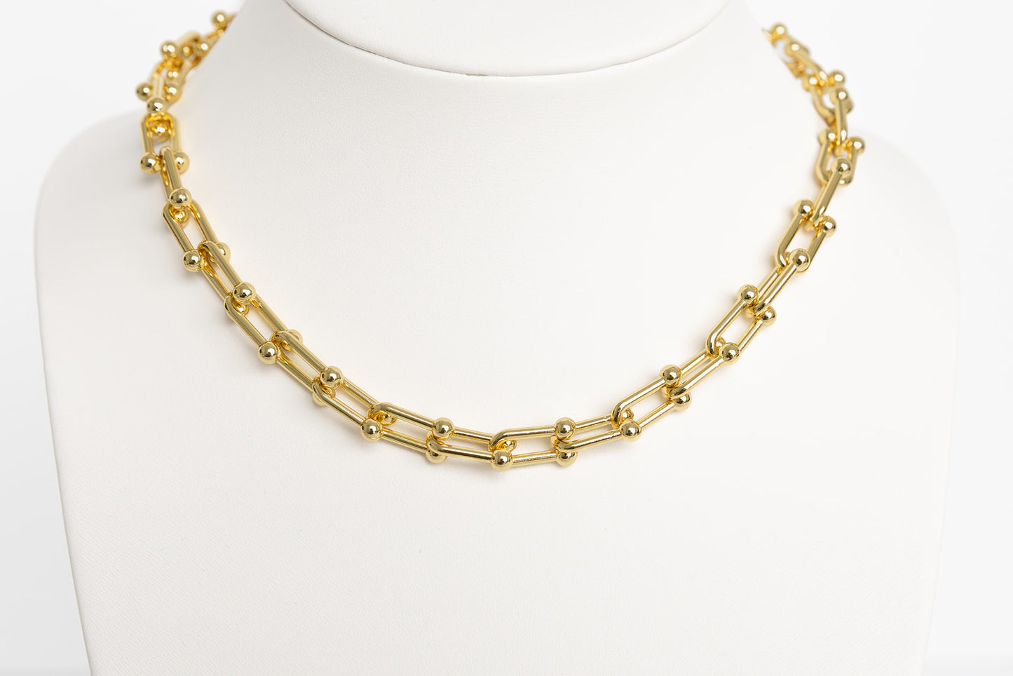 Gold horseshoe necklace chain